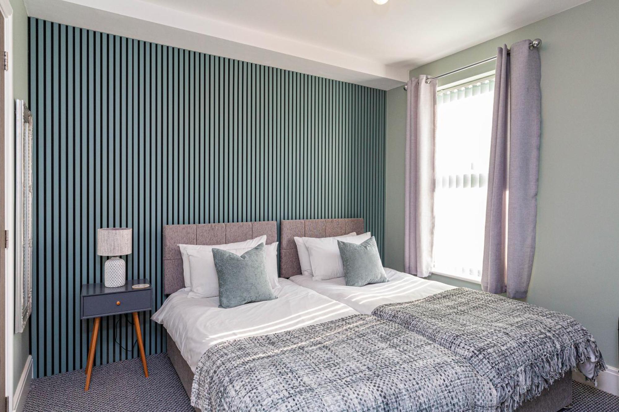 Seafront Apartment - Sleeps 6 - Gateway To The Lake District - Brand New Morecambe Exteriör bild