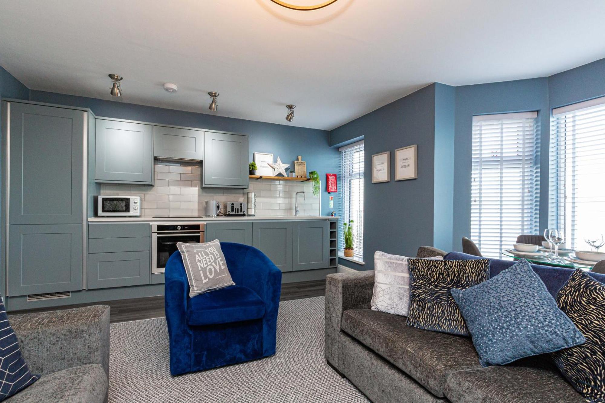 Seafront Apartment - Sleeps 6 - Gateway To The Lake District - Brand New Morecambe Exteriör bild