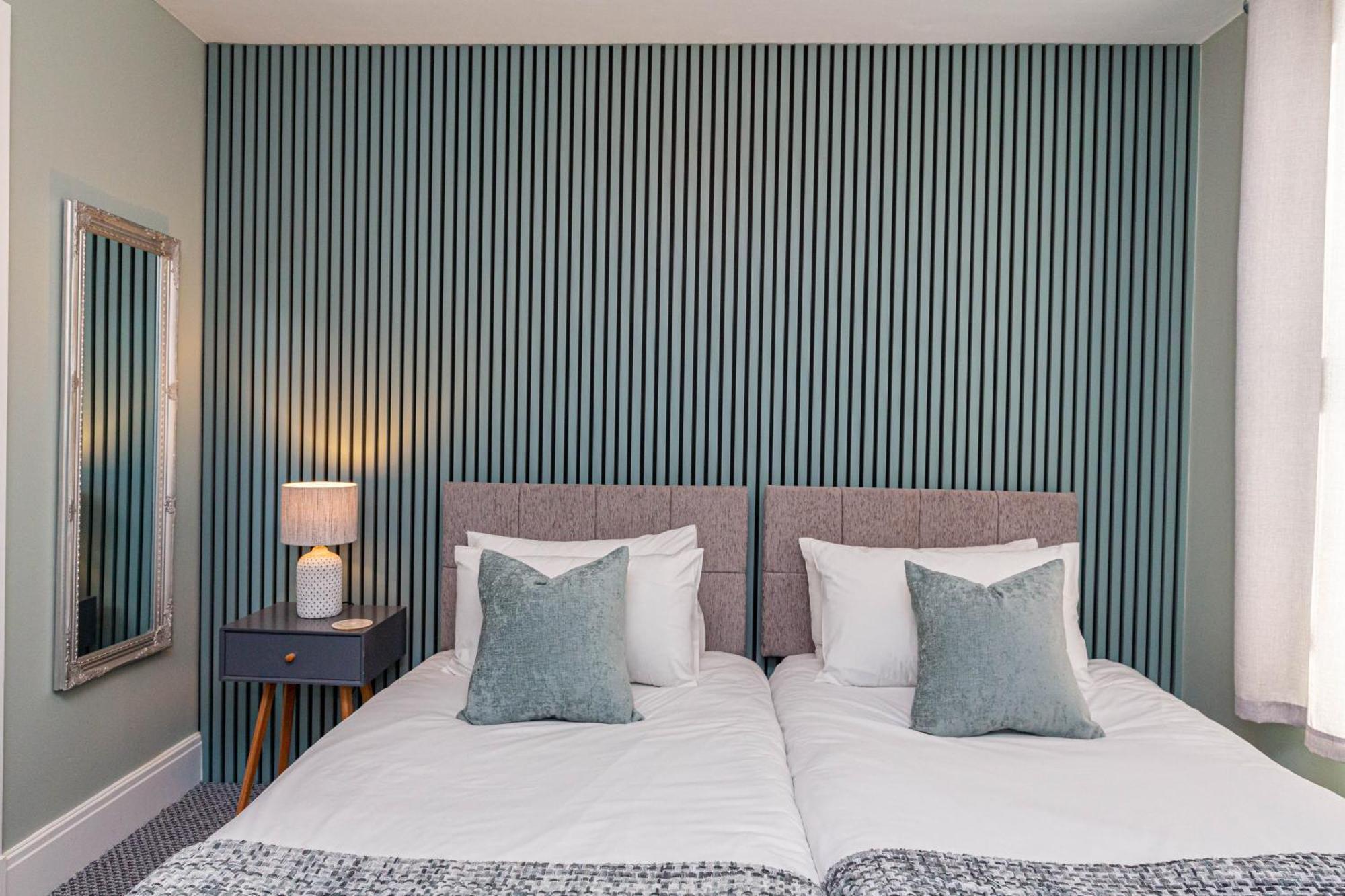 Seafront Apartment - Sleeps 6 - Gateway To The Lake District - Brand New Morecambe Exteriör bild